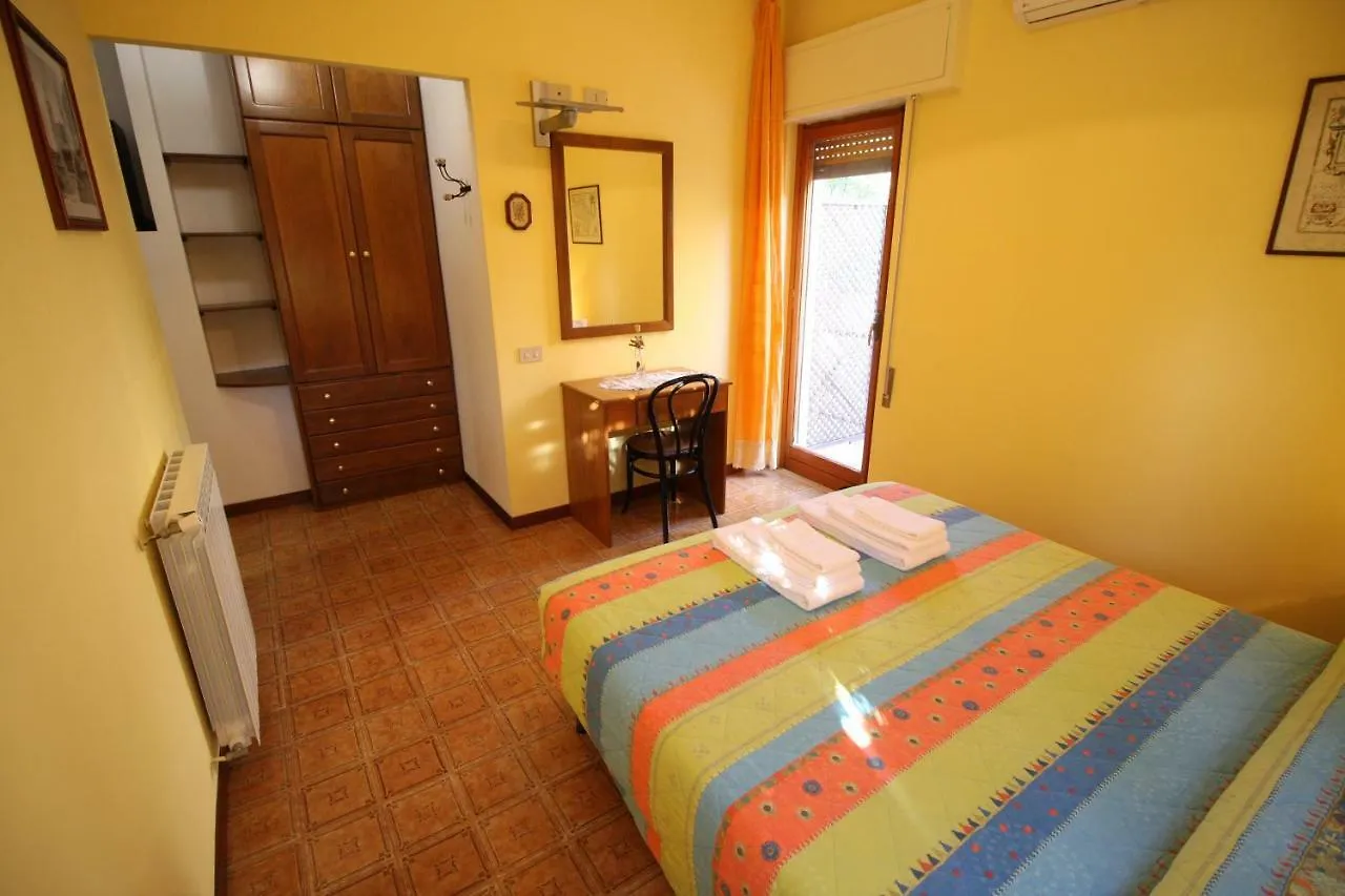 B&B Villa Rosa Cefalu 3*,